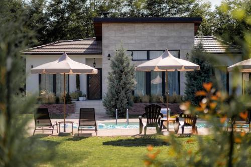 Villa Restart