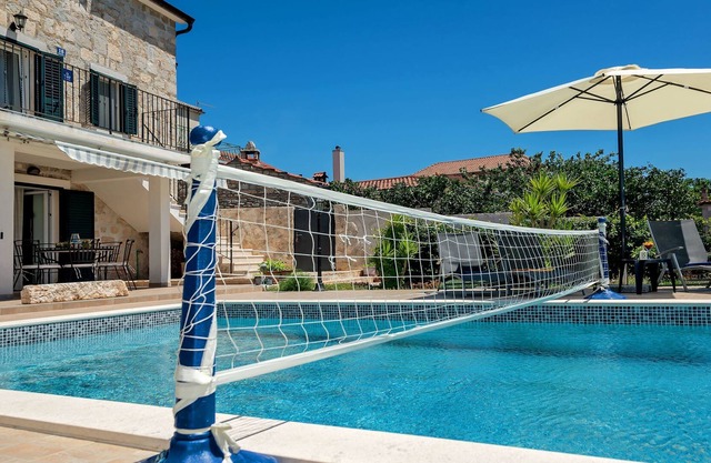 Villa Romantic (V2441-K1) - Grohote