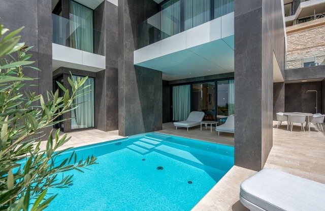 Villa Rora - Four Bedroom Villa, Sleeps 8