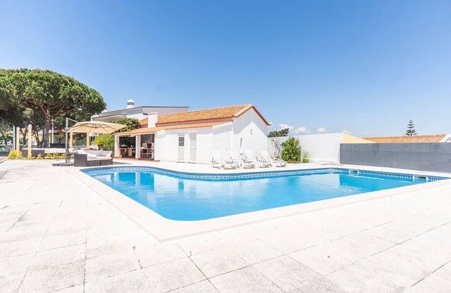 Villa Rosa Brava - Charming villa with pool at a short distance to the beach