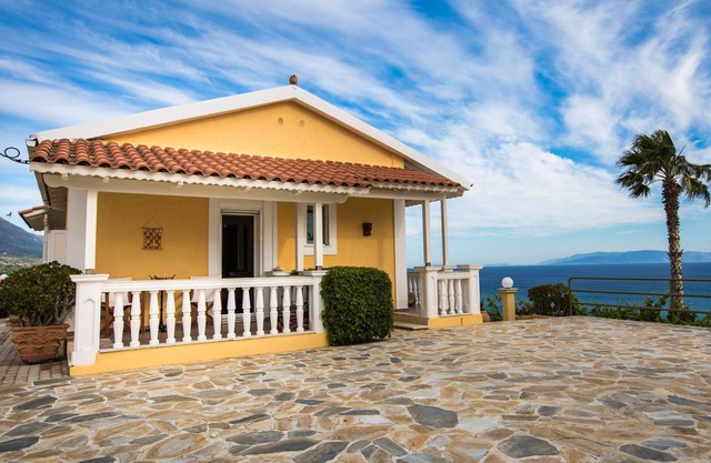 VIlla Rosa - 2 Bedroom Apartments with stunning sea views