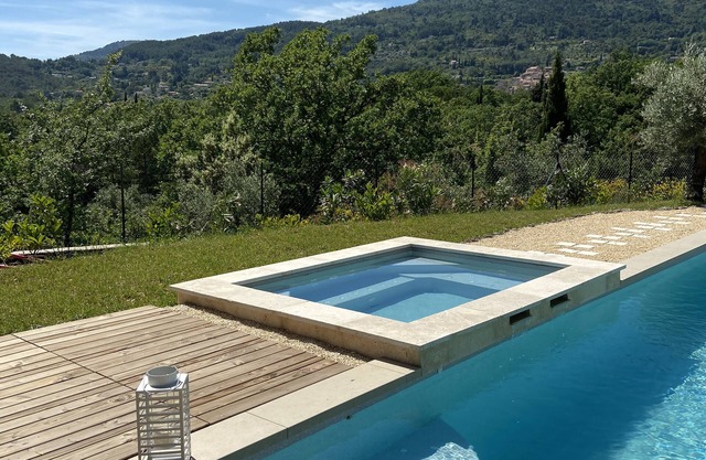 Villa Rosa-Centifolia, contemporary 270 m² with beautiful amenities