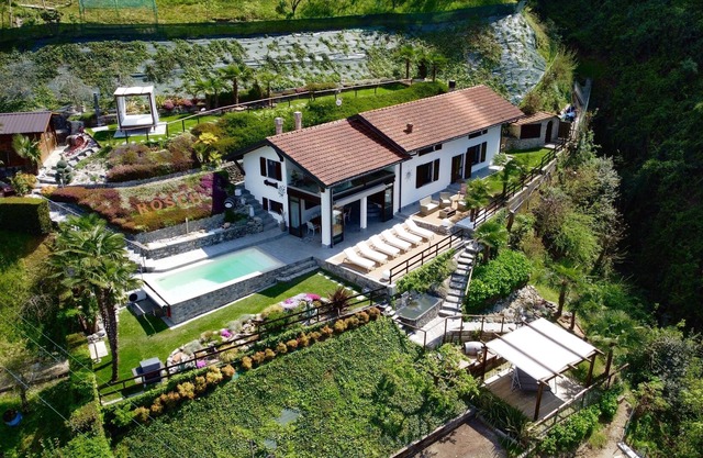 Villa Rosch: a place of peace in the heart of wood with a breathtaking view