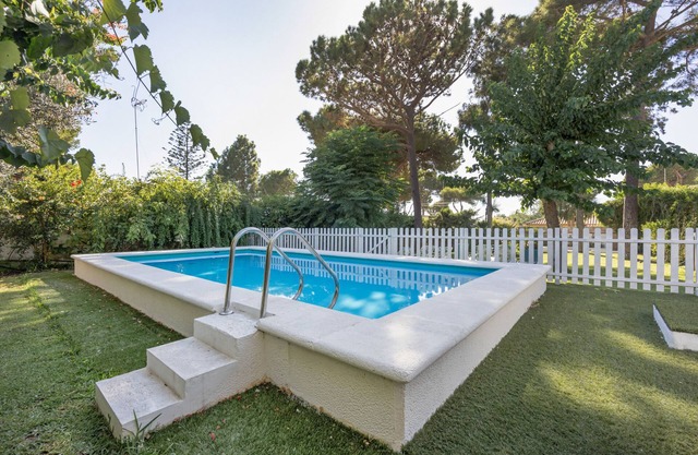 Villa 'Sahia Ideal Familias 9 Pax' with Private Pool, Wi-Fi and Air Conditioning