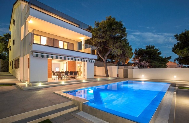 Villa Sailor house near Trogir, pool
