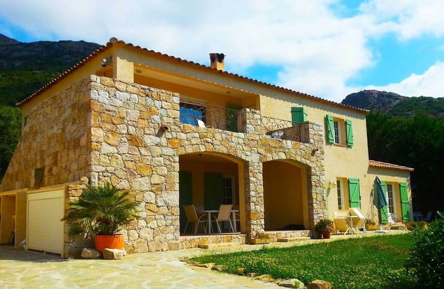 VILLA SCANDOLA - T2 E - Private Jacuzzi.