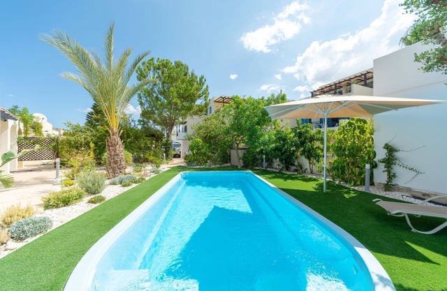 Villa Seascape - a villa that sleeps 6 guests in 3 bedrooms
