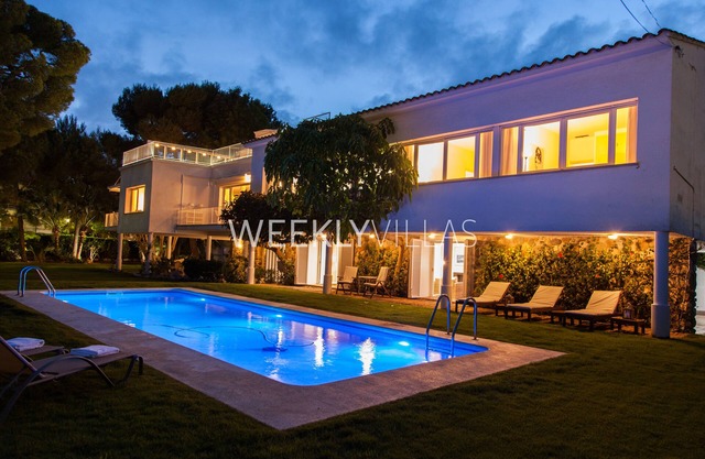 Villa Sitges Tupinetti. 100m/beach. Renovated. Cozy Garden by Weekly Villas