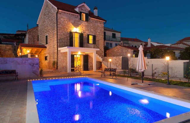 Villa stone with Pool