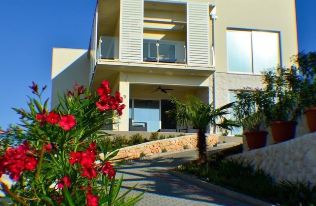 Villa Summer Dreams - a peacful oasis in Murter - suitable for family and groups