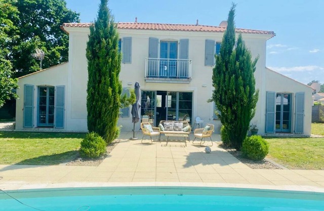Villa sur Golf 4 Chambres et Piscine Domaine Sécurisé