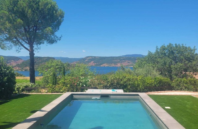 Villa T5 Swimming pool with view of Lac du Salagou