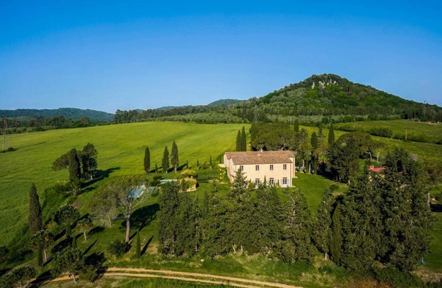 Villa Tolomei - Nine Bedroom Villa, Sleeps 18