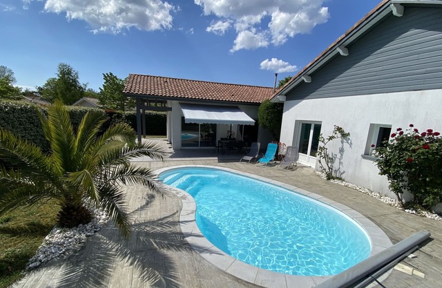 Villa Tosse Piscine Chauffée Pour 12 Personnes