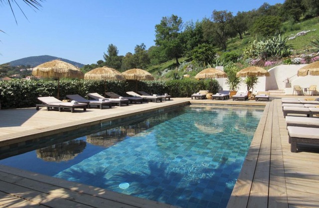 Villa Tricoli B&B avec Piscine