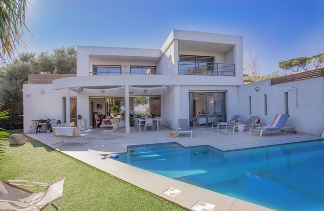 Villa U Spanu, Modern villa with heated pool