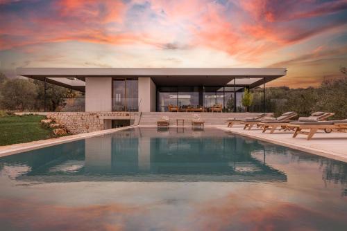 Villa V - Epoca Collection