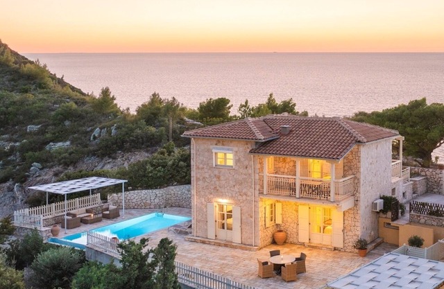 Villa Valia - Two Bedroom Villa, Sleeps 4