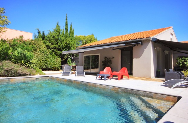 Villa Villeneuve les Avignon 120m2/Swimming pool/3 bedrooms/Air conditioning