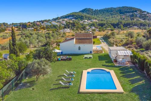 Villa Vinyes by Villa Plus
