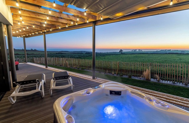 Villa "Vue Mer - Les Gîtes De Fabie" with Sea View, Private Terrace & Wi-Fi