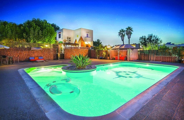 Villa walk to O beach/large pool/BBQ