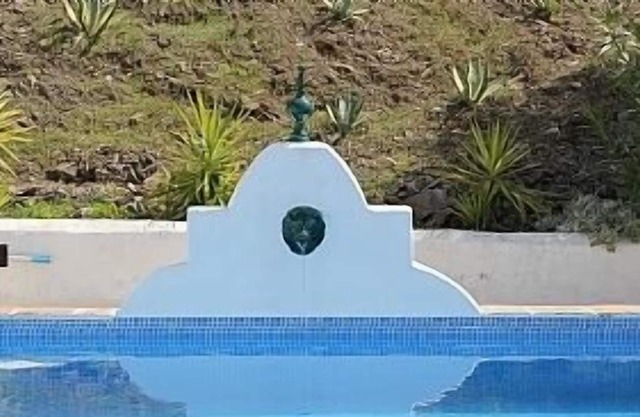 Villa With Private Pool & Astonishing Mountain Views, Just 20 Mins. From The Sea