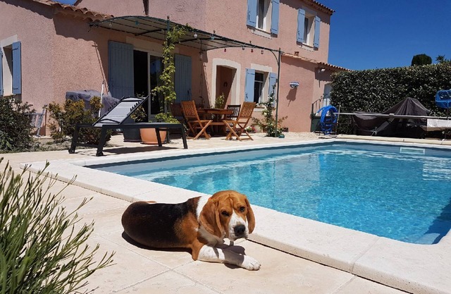 Villa with swimming pool 3 bedrooms 12 min walk from the city center