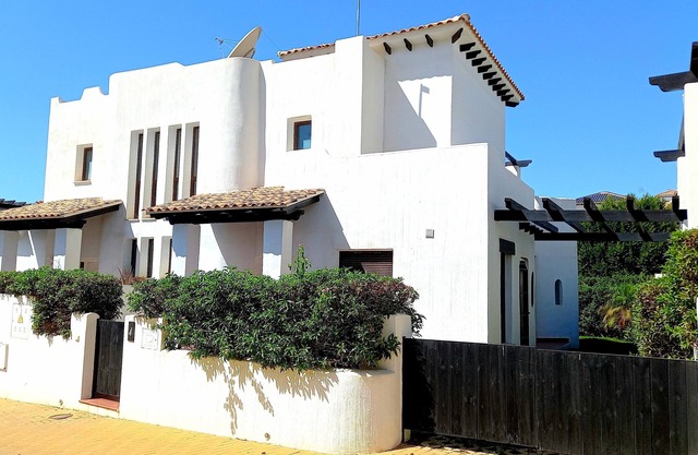 Villa with Garden, Wifi and Television Spanish and English