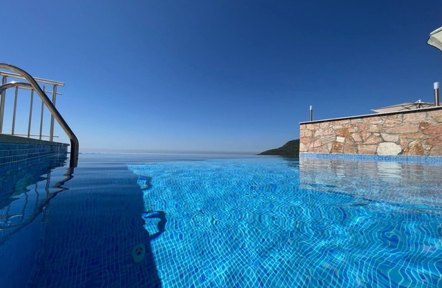 Villa with infinity pool and fantastic views over Alanya