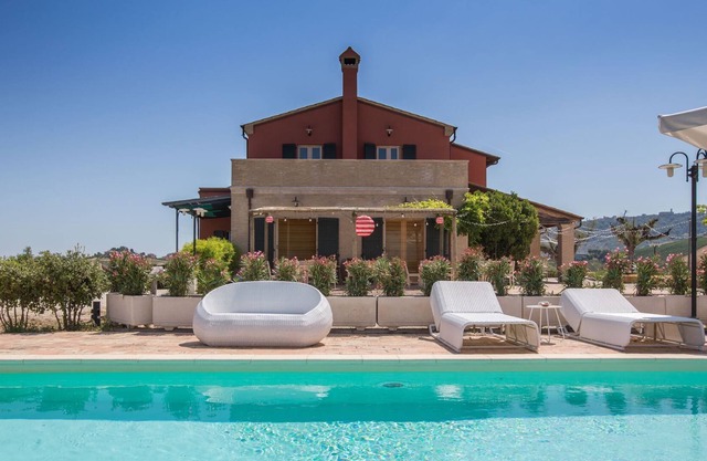 Villa with pool and wellness area in the hills of Ripatransone, 20 minutes from the Adriatic coast