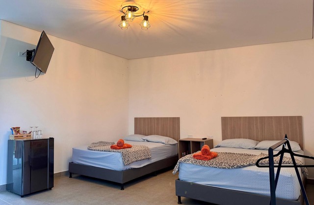 VILLA WITH POOL AND JACUZZI GUATAPE