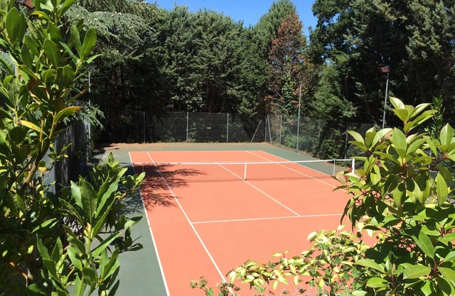 Villa with private pool and tennis court, 5-star rating, Aix en Provence