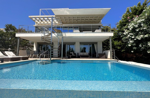 Villa with views and private pool in Fornells