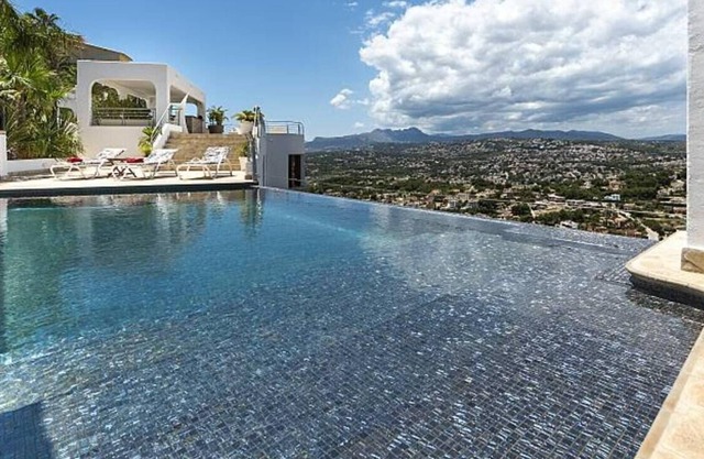 Villa "Xenofilia 4" with Mountain View, Private Inifinty Pool & Wi-Fi