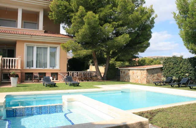 VILLA XIRIVELLA, Large Mediterranean Villa in Alfaz del Pi, Costa Blanca Alican
