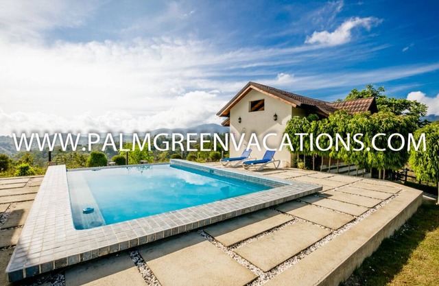 VILLA YELLOW DOOR PRIVATE BBQ AND POOL ACCESS