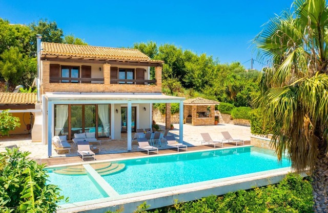 Villa Zacharenia - Three Bedroom Villa, Sleeps 7