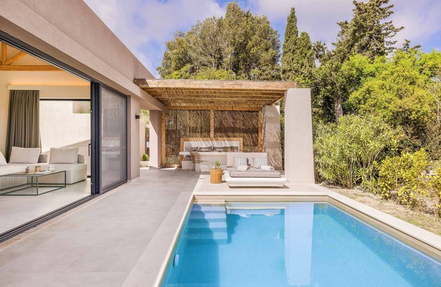 Villa Zola - One Bedroom Villa, Sleeps 2