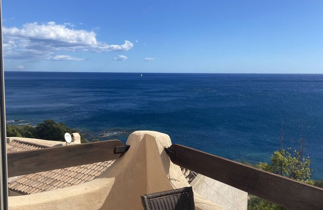 Village house panoramic sea view 500 m from the beach