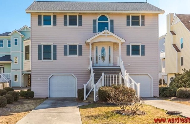 Village of Stump Sound Home - 4 Bedrooms, Great Sun Deck! Sea Smiles