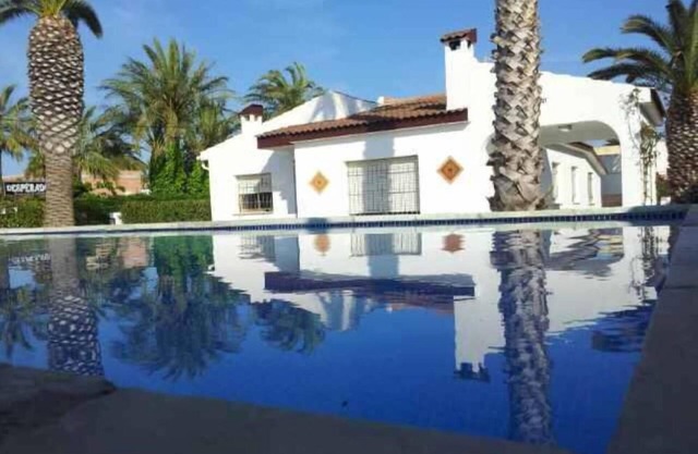 Vinaros - House with Pool - WIFI - 50M from the SEA - Barbecue - Ideal Location