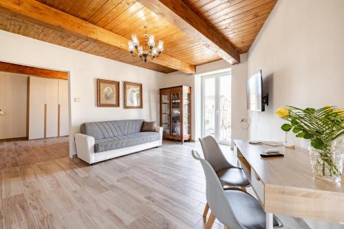 Vintage Coast Pompei and Amalfi Charme