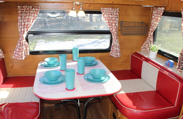 Vintage RV Mins. to Lake Waco, Zoo, Baylor, Silos & Magnolia!