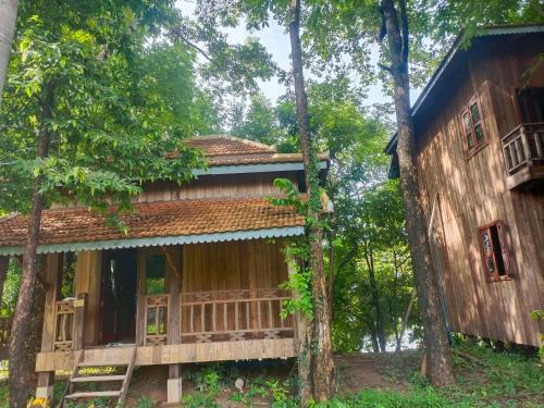 Vuensai Riverside Resort & Virachey National ParkTrekking