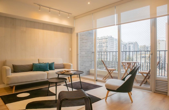 w Inviting 3BR w Balcony in Hip Miraflores