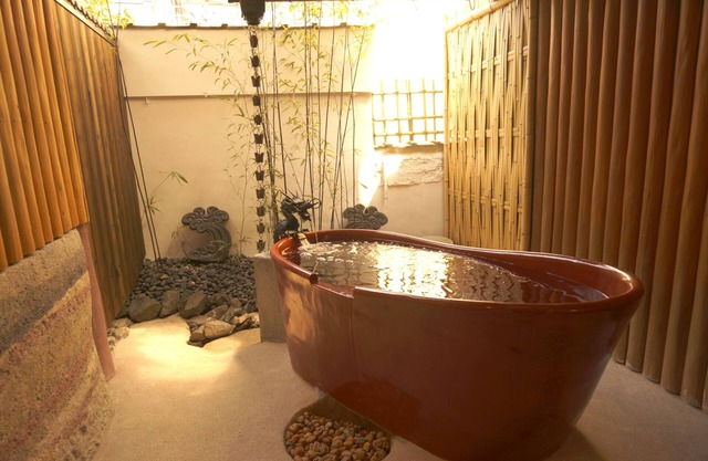 WAIN TO OYADO CHITOSE