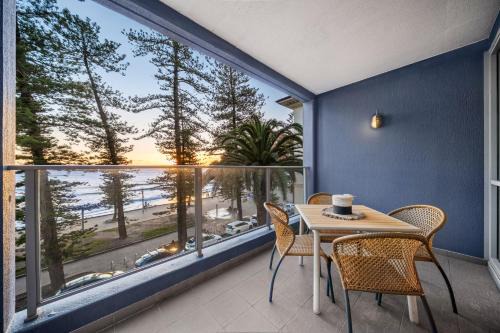 Wake to Waves, Elegant Beachfront Apartment