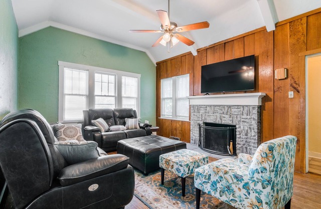 Walk To Aggieville from Brick Cottage with Man Cave, Shuffle Board, Back Yard