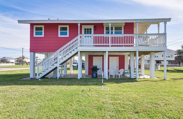 Walk to Beach: Galveston Home w/Patio & Balcony!